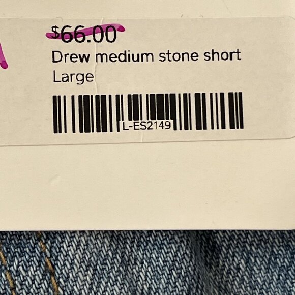 Vibrant Women's Distressed Denim Shorts, Size Large - Picture 4 of 7